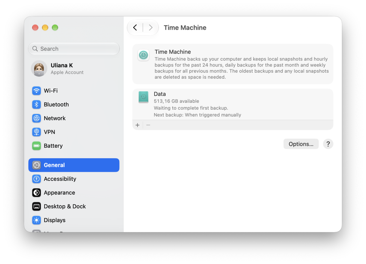 System Preferences - macOS Time Machine settings showing backup drive status and scheduled backup configuration