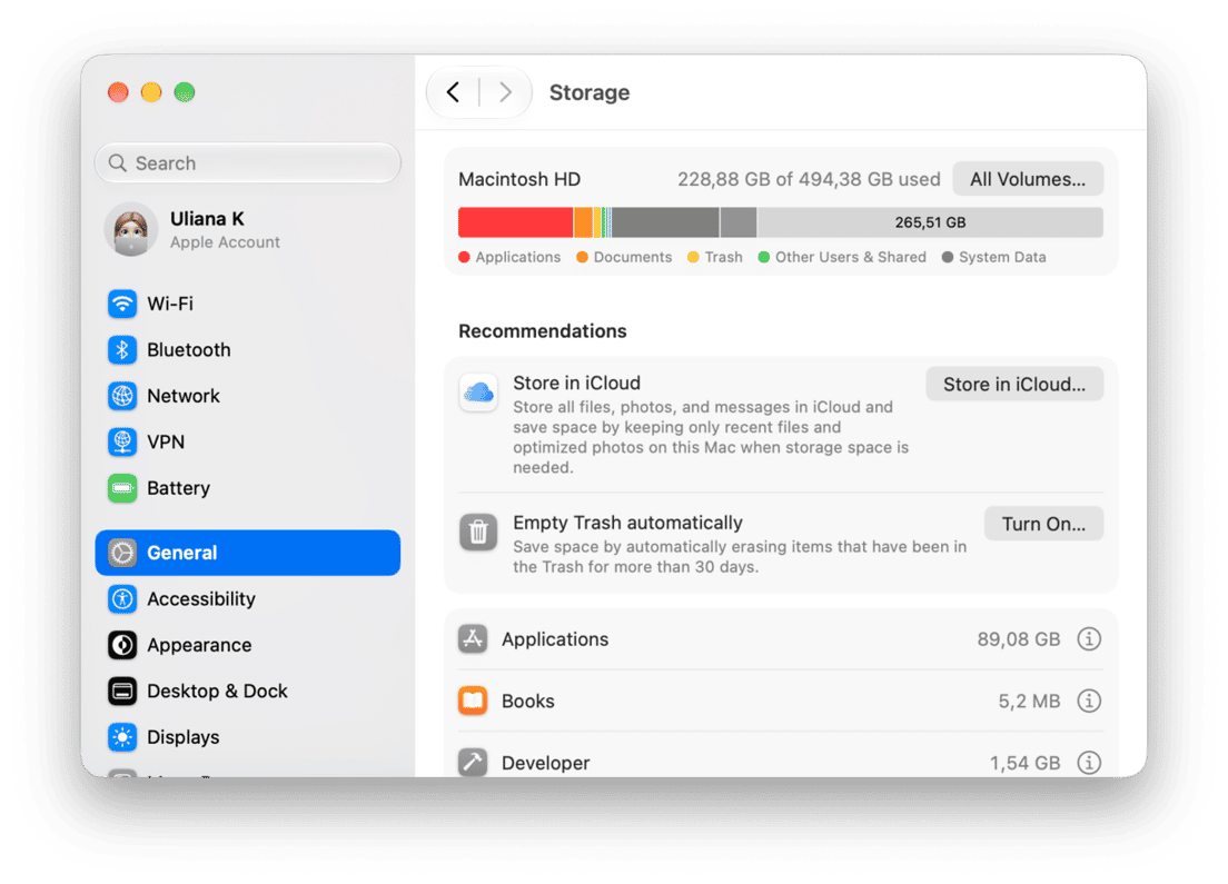 System Preferences - macOS Storage settings showing Macintosh HD usage breakdown and storage optimization recommendations