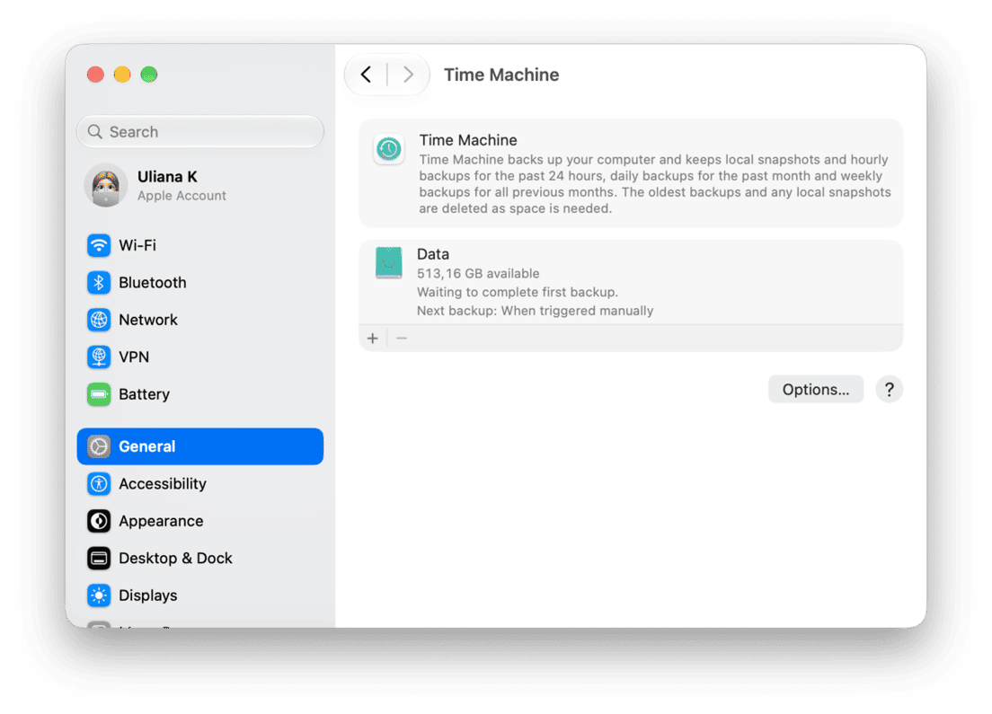 System Preferences - macOS Time Machine settings showing backup drive status and scheduled backup configuration